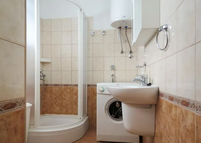 Bernardi By Interhome ルンバルダ